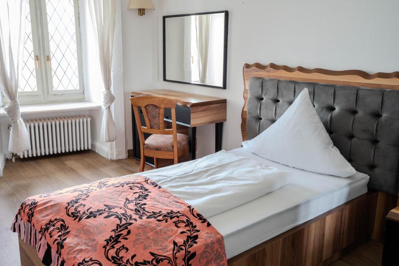 Eventlocation & Hotel Schloss Neuburg Obrigheim Екстериор снимка