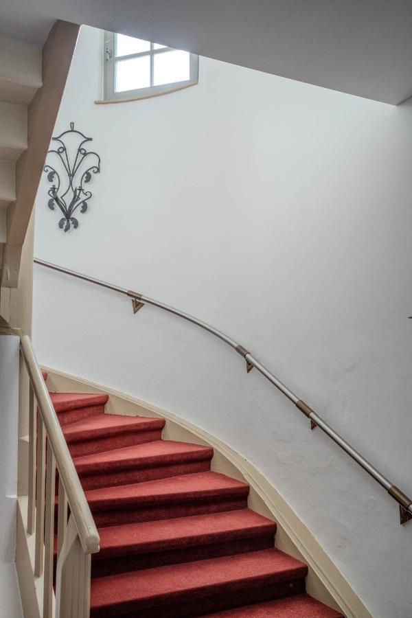 Eventlocation & Hotel Schloss Neuburg Obrigheim Екстериор снимка