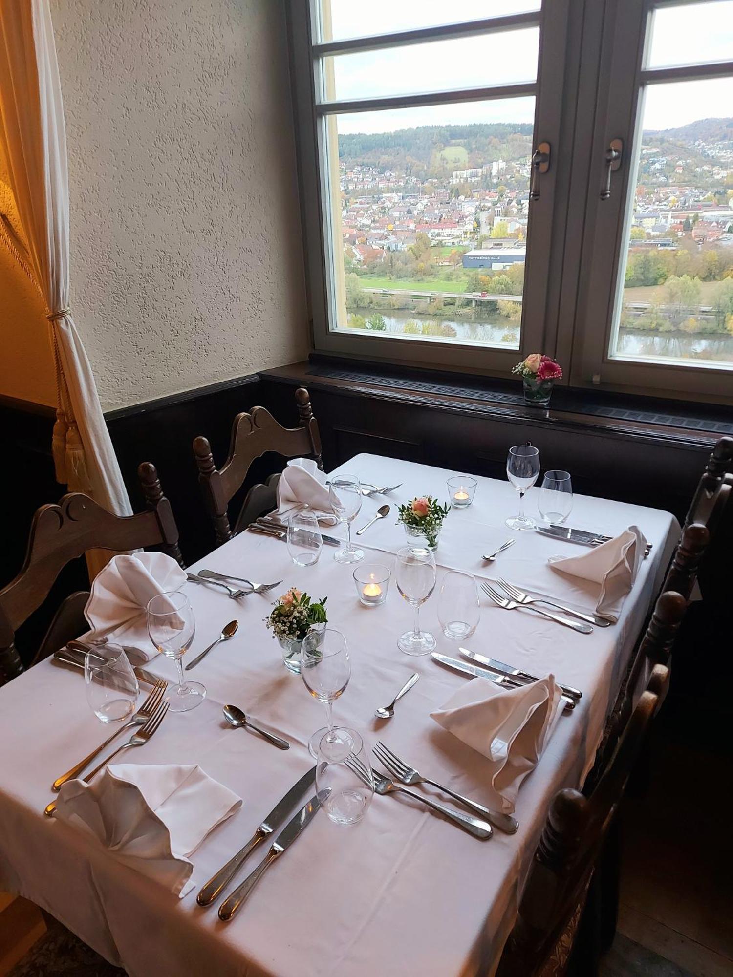 Eventlocation & Hotel Schloss Neuburg Obrigheim Екстериор снимка