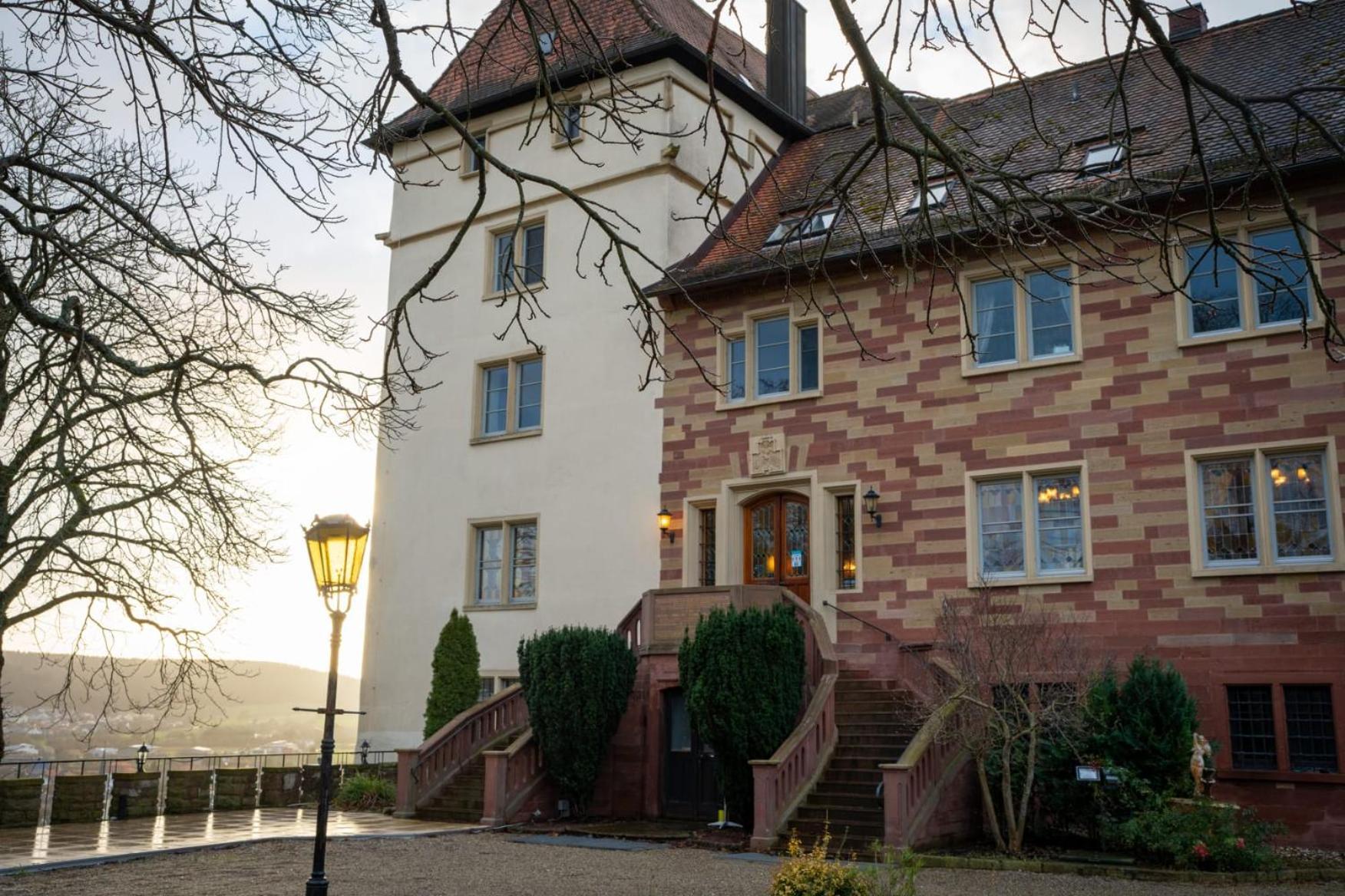 Eventlocation & Hotel Schloss Neuburg Obrigheim Екстериор снимка