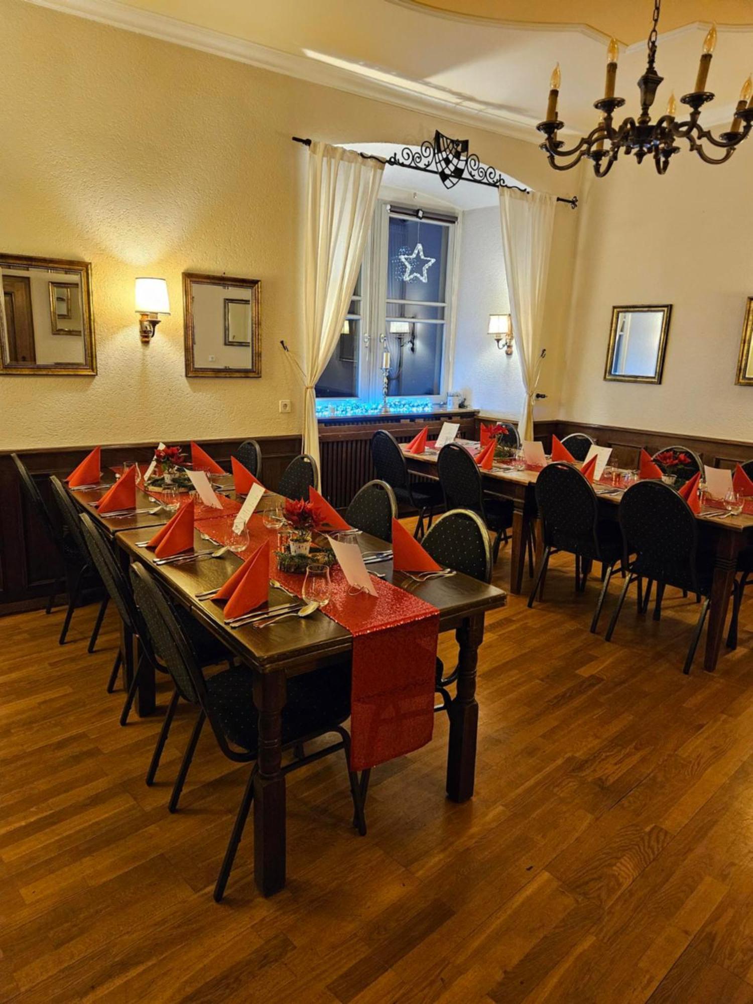 Eventlocation & Hotel Schloss Neuburg Obrigheim Екстериор снимка